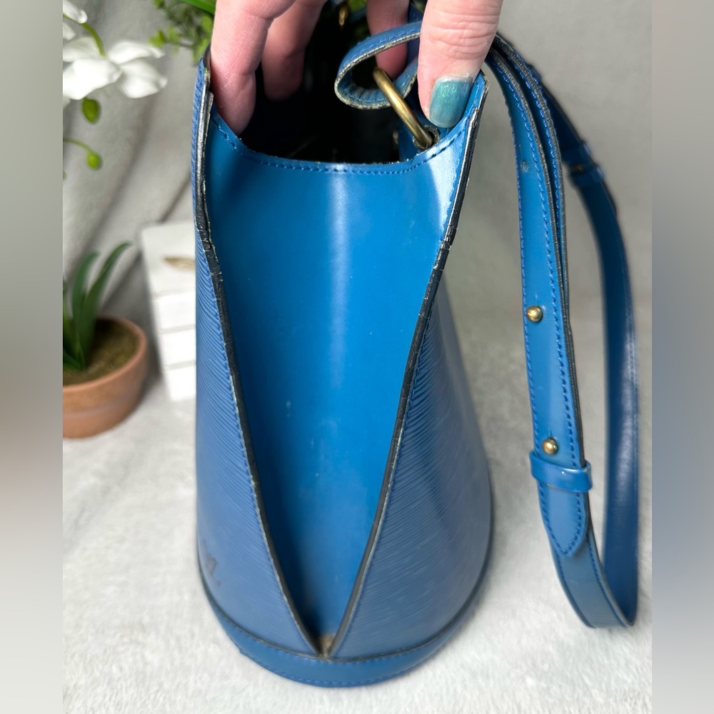 SALE! 💙Vintage 1993 LV Cluny Blue Epi Leather Bucket Bag - Picture 6 of 15
